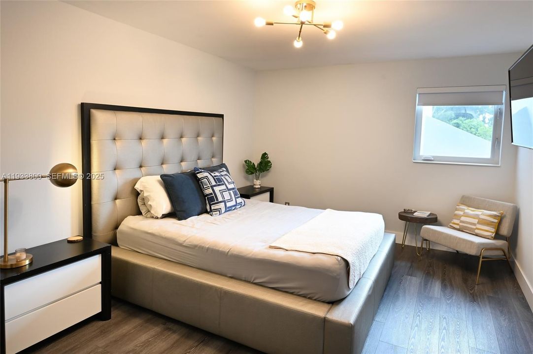 В аренду: $2,500 (2 спален, 2 ванн, 835 Квадратных фут)