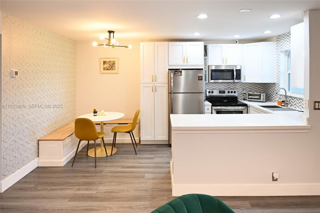 В аренду: $2,500 (2 спален, 2 ванн, 835 Квадратных фут)