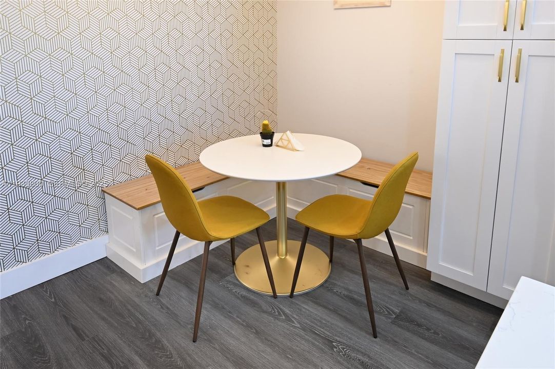 В аренду: $2,500 (2 спален, 2 ванн, 835 Квадратных фут)