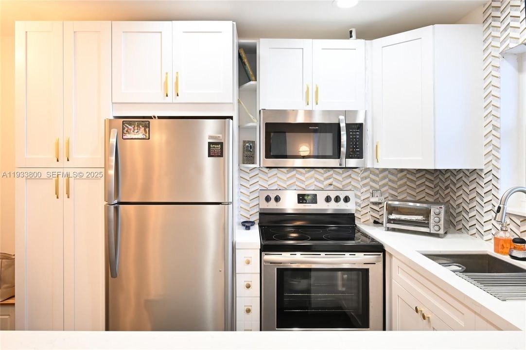 В аренду: $2,500 (2 спален, 2 ванн, 835 Квадратных фут)