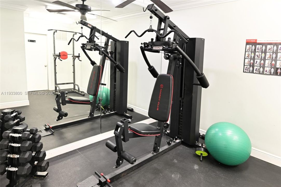 В аренду: $2,500 (2 спален, 2 ванн, 835 Квадратных фут)