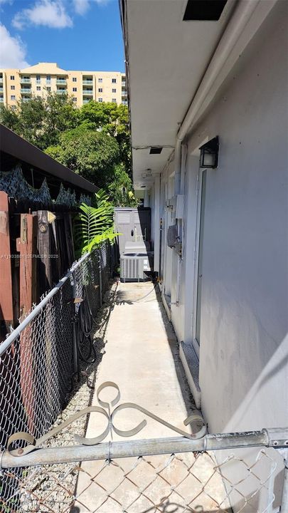 出租: $2,700 (2 贝兹, 1 浴室, 750 平方英尺)