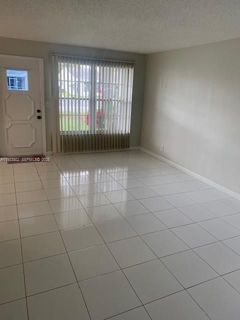 For Sale: $250,000 (2 beds, 2 baths, 1114 Square Feet)