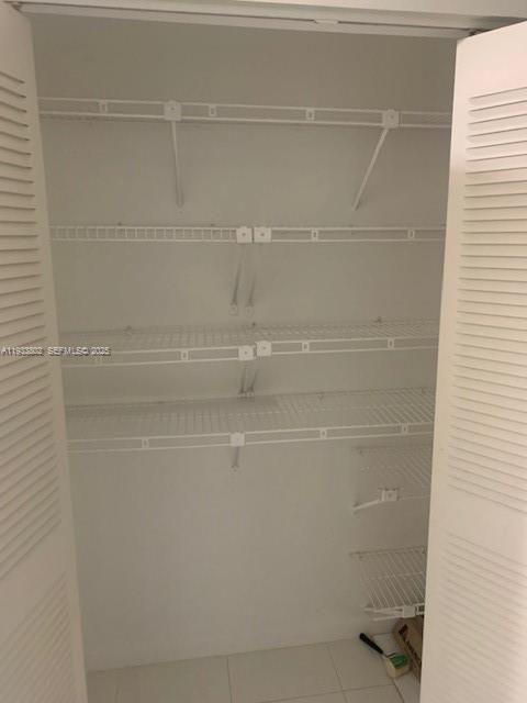 For Sale: $250,000 (2 beds, 2 baths, 1114 Square Feet)