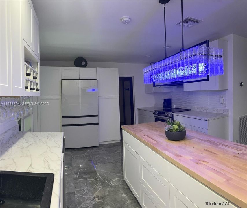 待售: $699,950 (3 贝兹, 2 浴室, 1996 平方英尺)