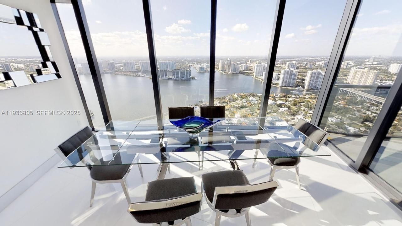 На продажу: $6,500,000 (3 спален, 4 ванн, 3130 Квадратных фут)