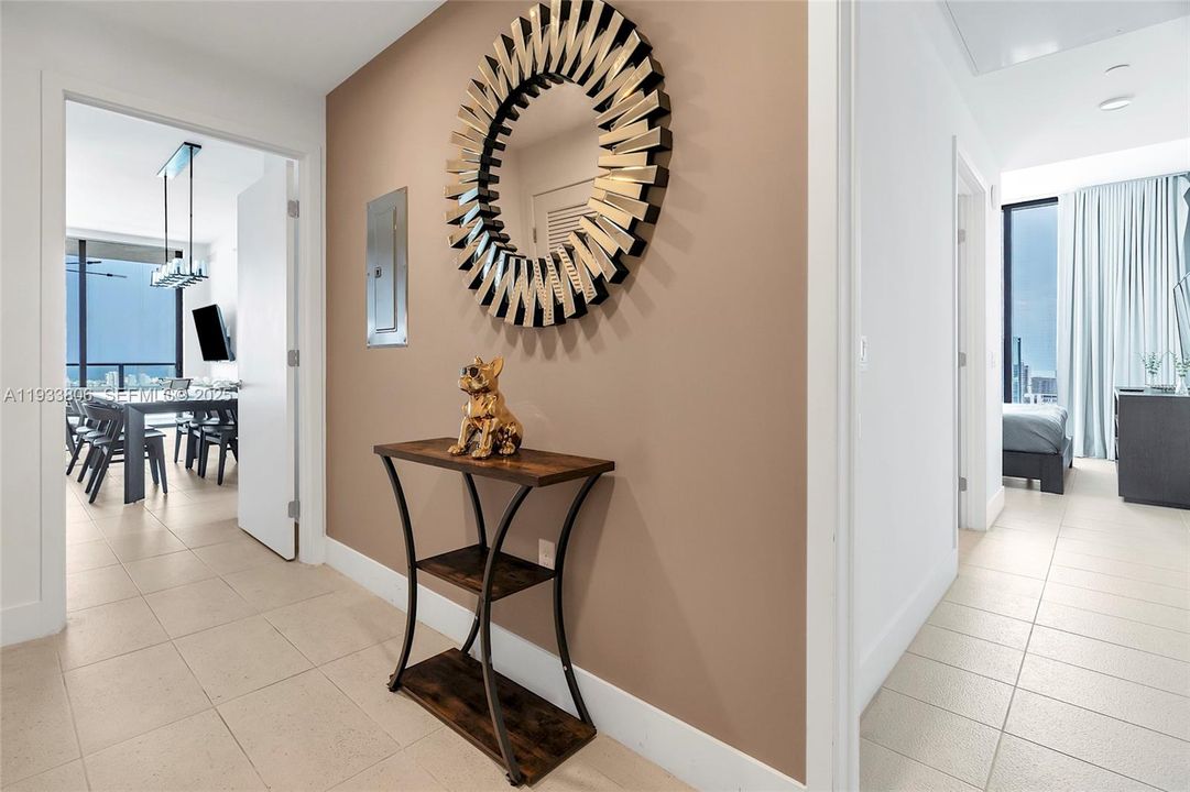 For Sale: $1,710,000 (3 beds, 2 baths, 1230 Square Feet)