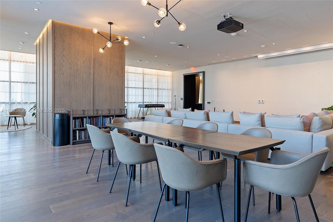 For Sale: $1,710,000 (3 beds, 2 baths, 1230 Square Feet)