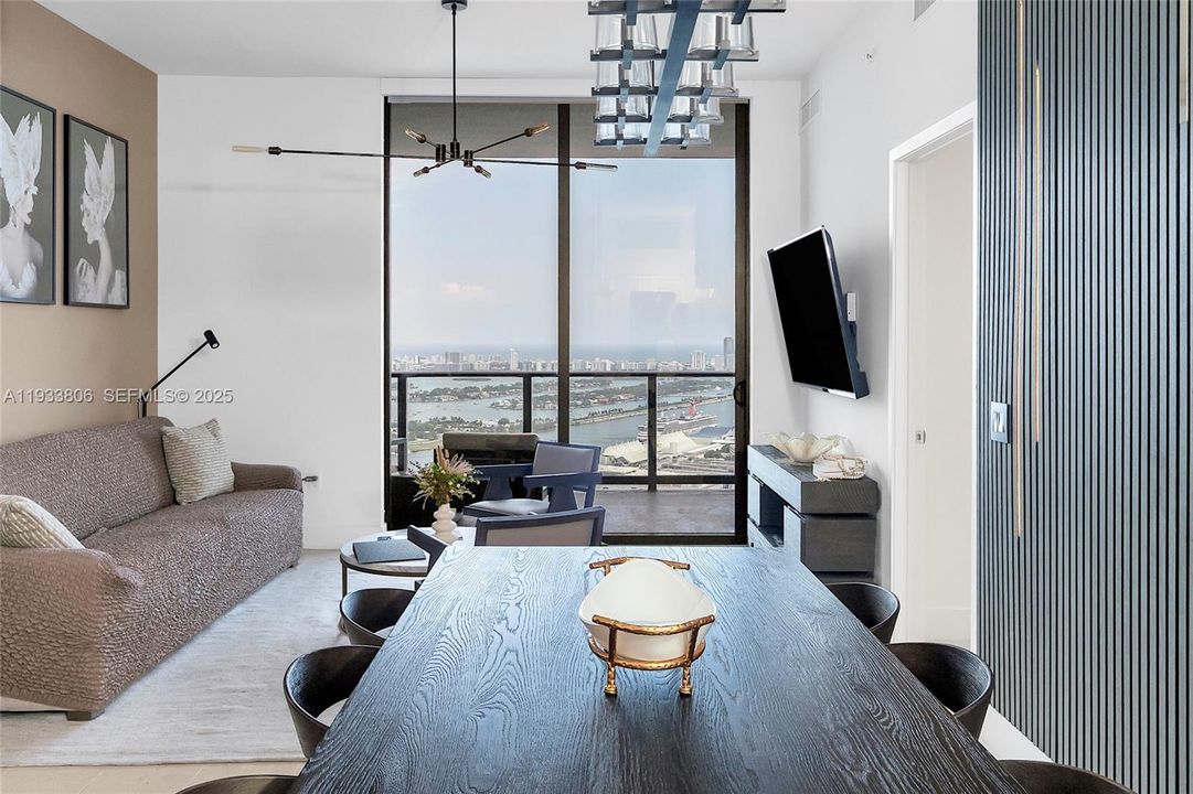 For Sale: $1,710,000 (3 beds, 2 baths, 1230 Square Feet)