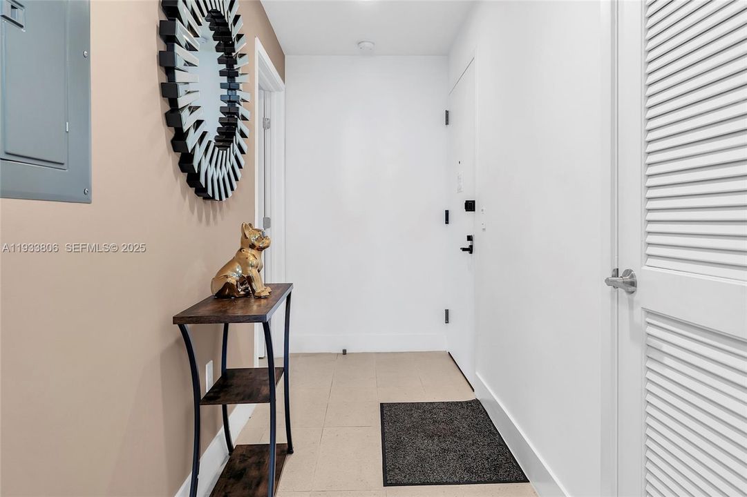 For Sale: $1,710,000 (3 beds, 2 baths, 1230 Square Feet)