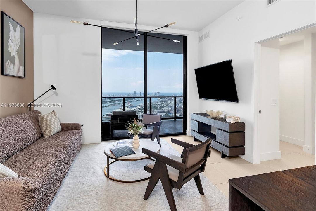 For Sale: $1,710,000 (3 beds, 2 baths, 1230 Square Feet)