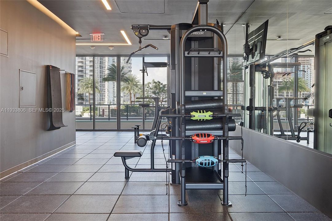 For Sale: $1,710,000 (3 beds, 2 baths, 1230 Square Feet)