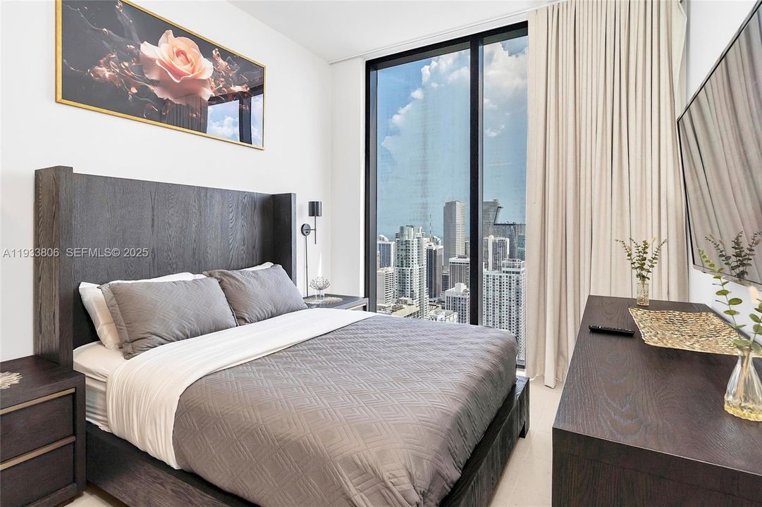 For Sale: $1,710,000 (3 beds, 2 baths, 1230 Square Feet)