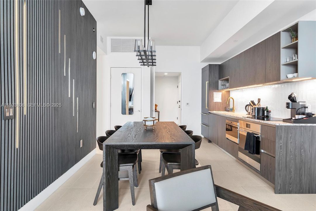 For Sale: $1,710,000 (3 beds, 2 baths, 1230 Square Feet)