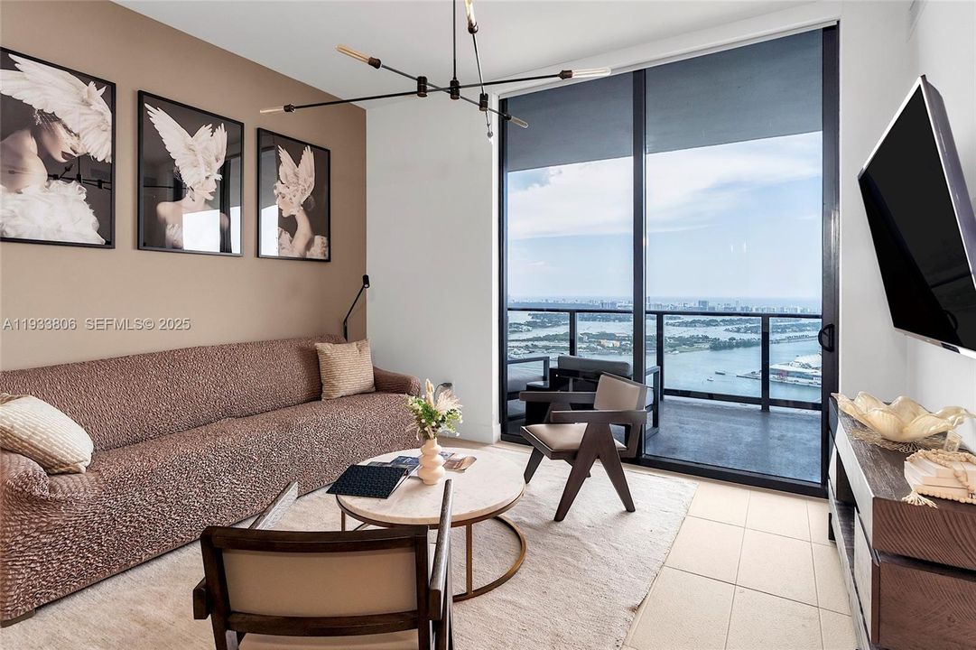 For Sale: $1,710,000 (3 beds, 2 baths, 1230 Square Feet)