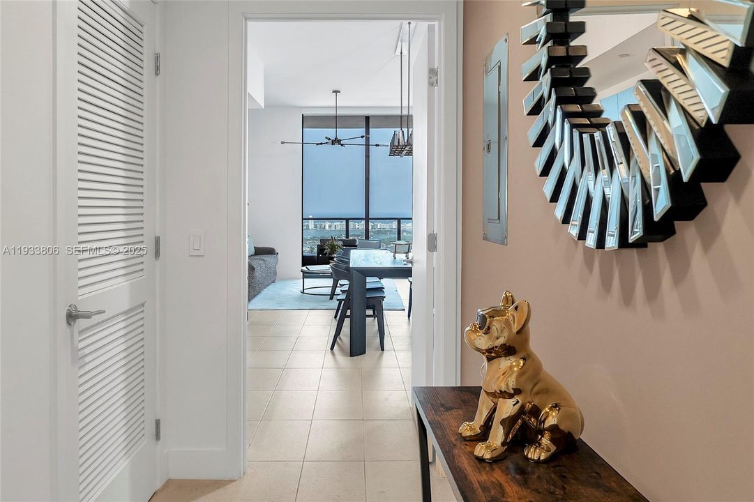 For Sale: $1,710,000 (3 beds, 2 baths, 1230 Square Feet)