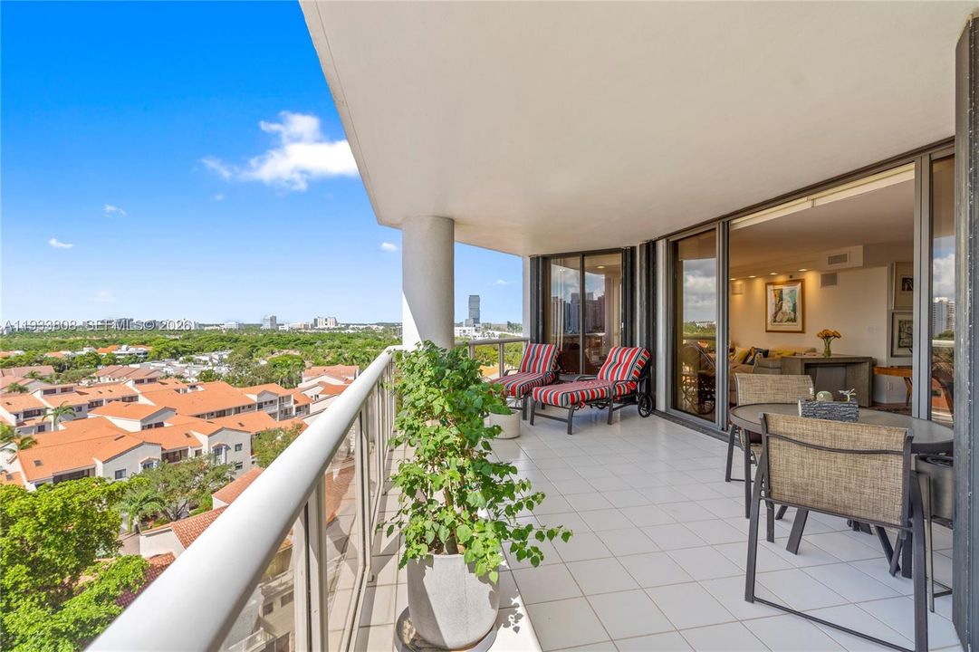 En Venta: $699,000 (3 camas, 2 baños, 1820 Pies cuadrados)