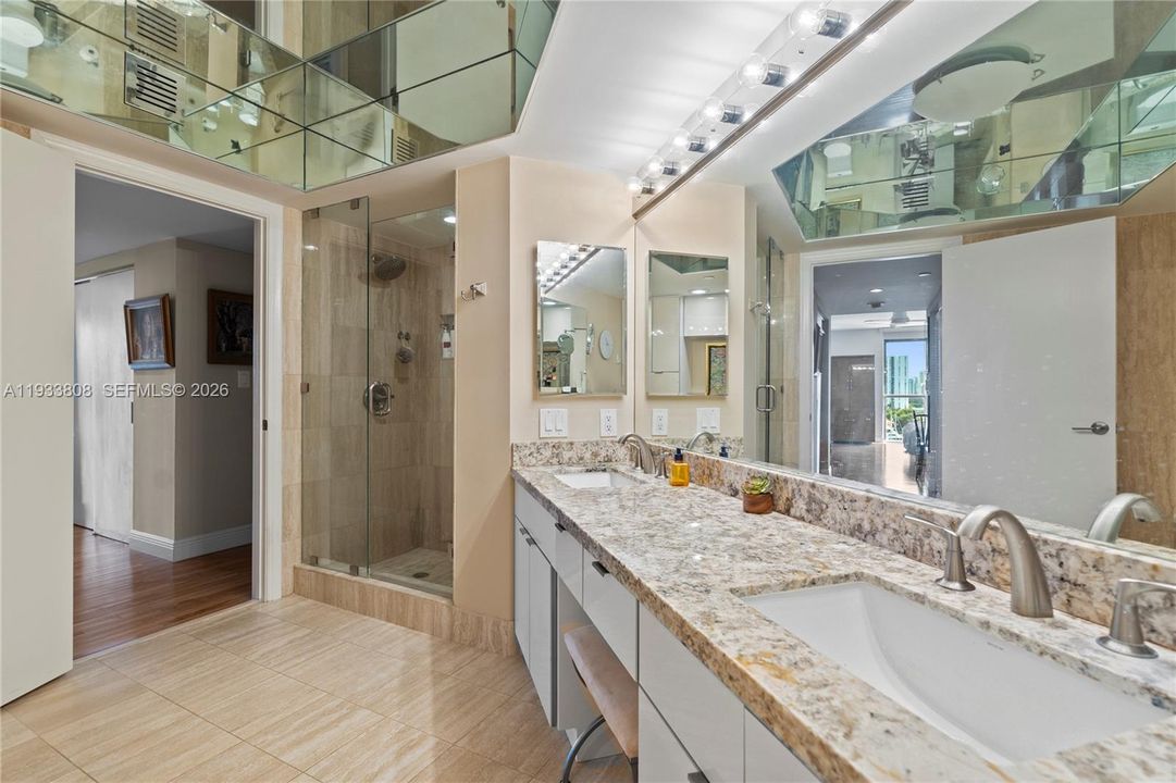 En Venta: $699,000 (3 camas, 2 baños, 1820 Pies cuadrados)