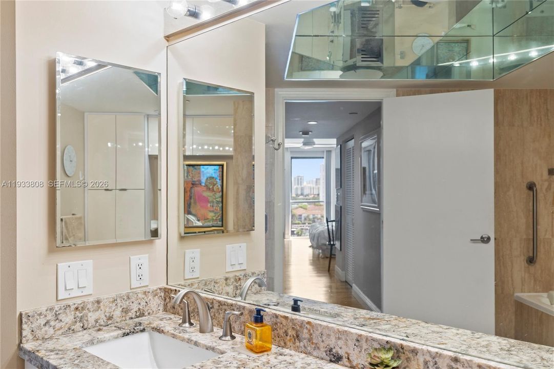 En Venta: $699,000 (3 camas, 2 baños, 1820 Pies cuadrados)