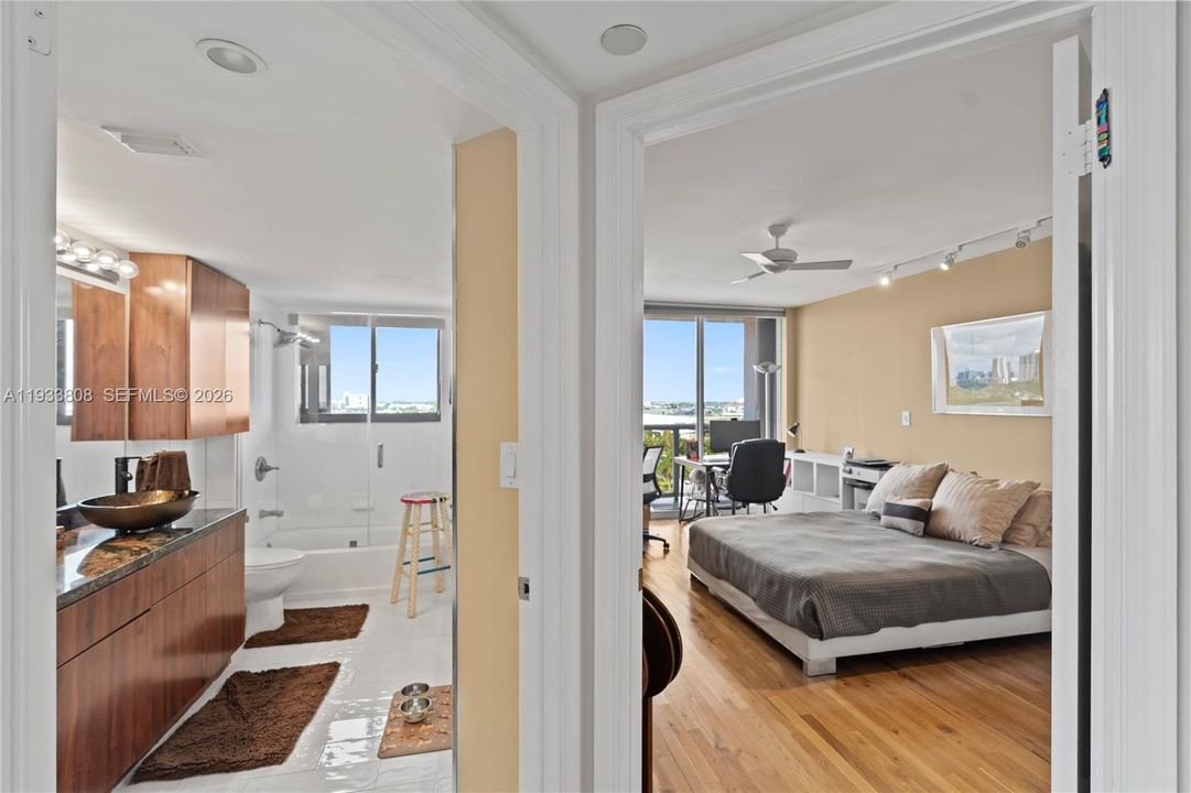 En Venta: $699,000 (3 camas, 2 baños, 1820 Pies cuadrados)