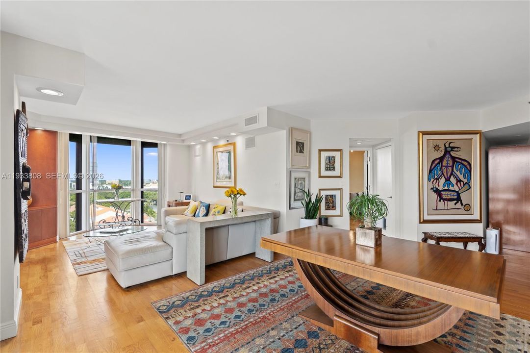 En Venta: $699,000 (3 camas, 2 baños, 1820 Pies cuadrados)