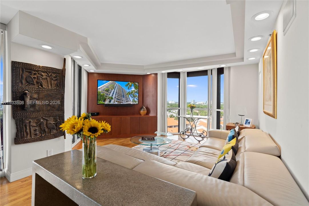 En Venta: $699,000 (3 camas, 2 baños, 1820 Pies cuadrados)