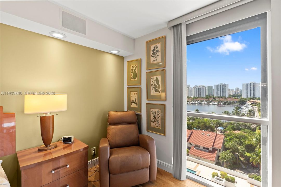 En Venta: $699,000 (3 camas, 2 baños, 1820 Pies cuadrados)