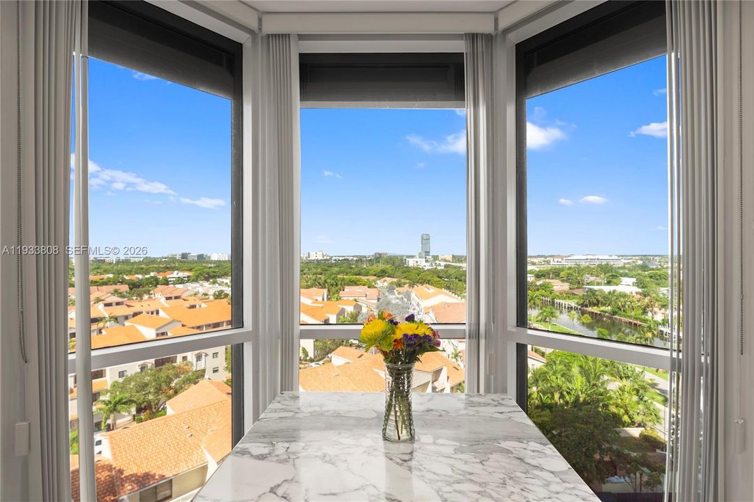 En Venta: $699,000 (3 camas, 2 baños, 1820 Pies cuadrados)