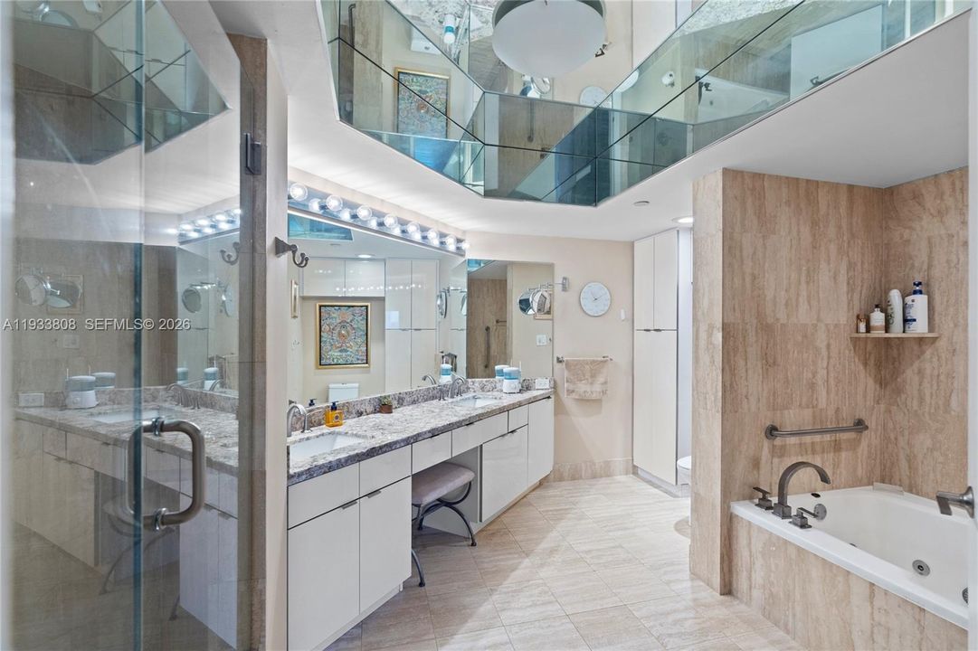 En Venta: $699,000 (3 camas, 2 baños, 1820 Pies cuadrados)