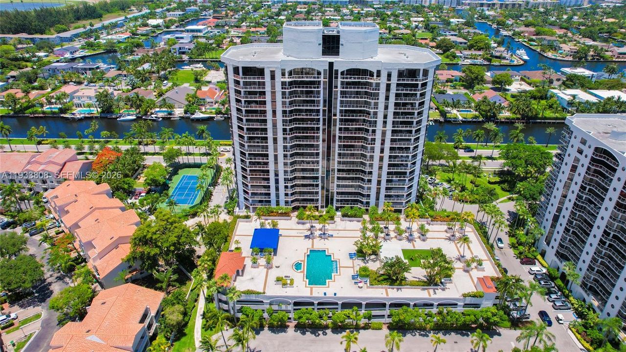 En Venta: $699,000 (3 camas, 2 baños, 1820 Pies cuadrados)