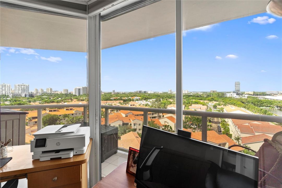 En Venta: $699,000 (3 camas, 2 baños, 1820 Pies cuadrados)