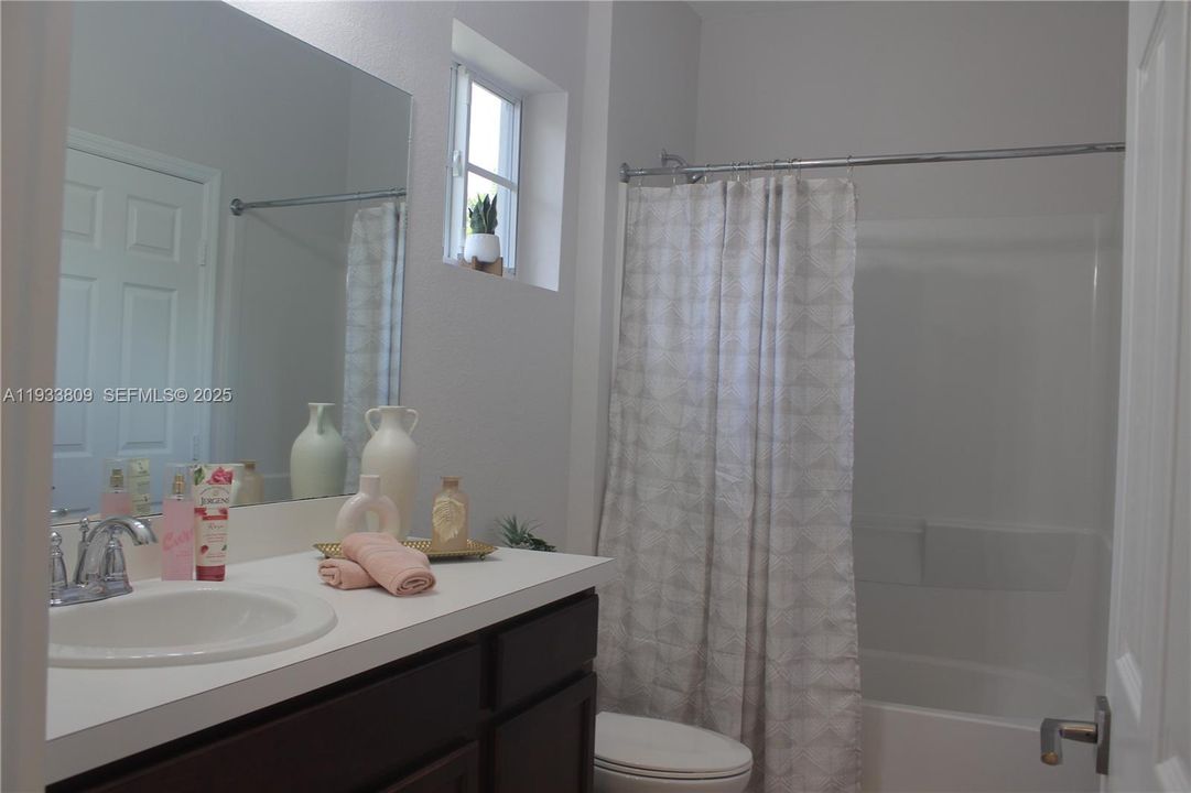 出租: $2,800 (3 贝兹, 2 浴室, 1470 平方英尺)