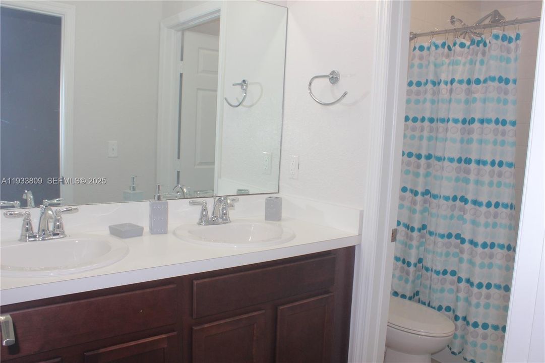 出租: $2,800 (3 贝兹, 2 浴室, 1470 平方英尺)