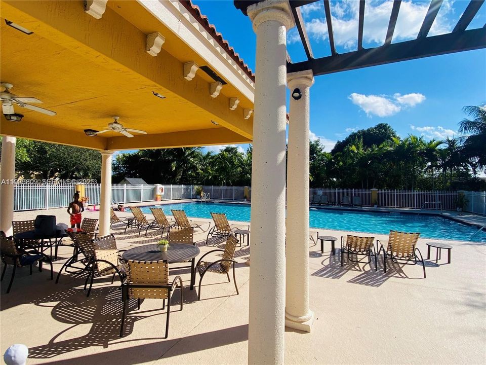 出租: $2,800 (3 贝兹, 2 浴室, 1470 平方英尺)