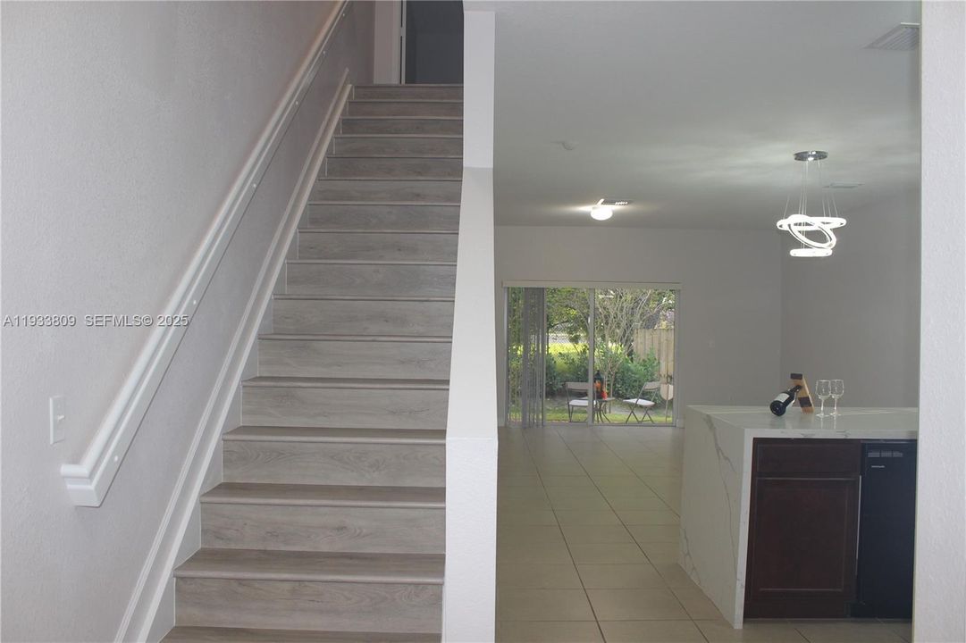 出租: $2,800 (3 贝兹, 2 浴室, 1470 平方英尺)