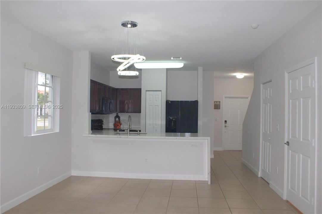 出租: $2,800 (3 贝兹, 2 浴室, 1470 平方英尺)