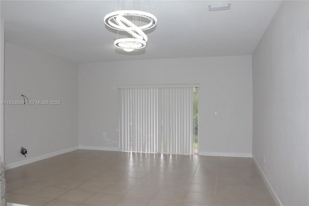 出租: $2,800 (3 贝兹, 2 浴室, 1470 平方英尺)