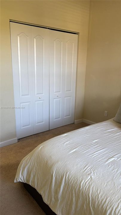 出租: $4,200 (3 贝兹, 2 浴室, 1875 平方英尺)