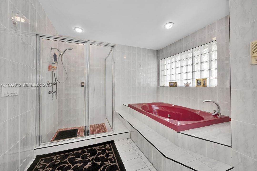 For Sale: $1,000,000 (4 beds, 3 baths, 3182 Square Feet)