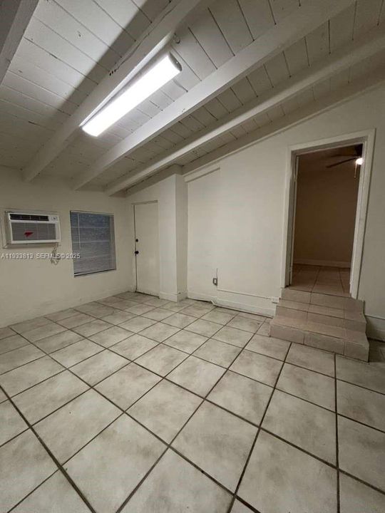 For Rent: $3,200 (3 beds, 2 baths, 1500 Square Feet)