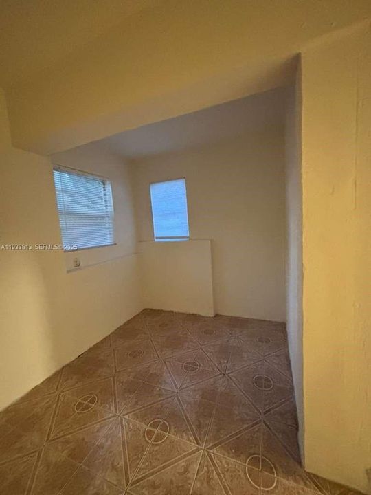 For Rent: $3,200 (3 beds, 2 baths, 1500 Square Feet)