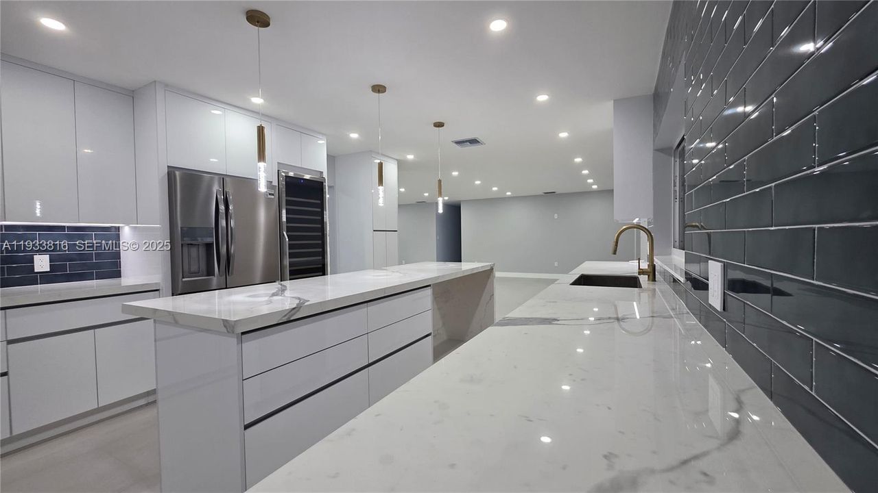 For Rent: $8,500 (4 beds, 3 baths, 2202 Square Feet)