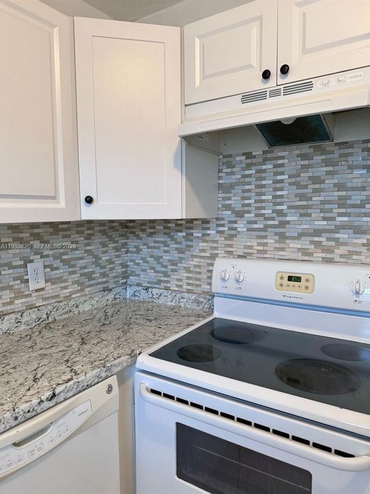 For Sale: $79,000 (2 beds, 2 baths, 880 Square Feet)