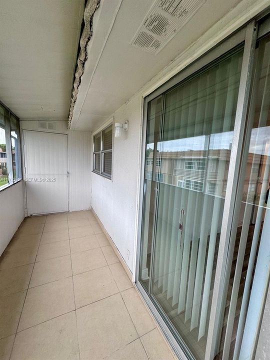 For Sale: $79,000 (2 beds, 2 baths, 880 Square Feet)