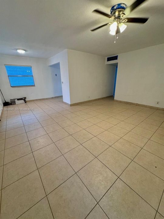 For Sale: $79,000 (2 beds, 2 baths, 880 Square Feet)