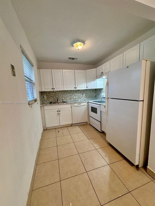 For Sale: $79,000 (2 beds, 2 baths, 880 Square Feet)