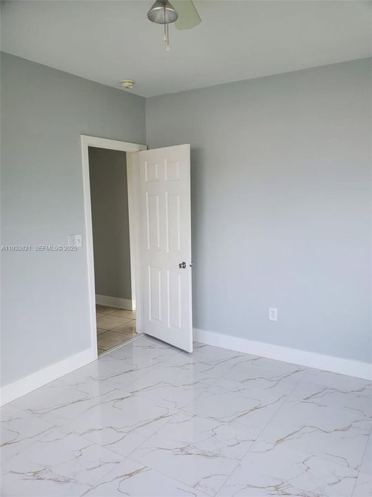 En Venta: $2,400 (2 camas, 1 baños, 1237 Pies cuadrados)