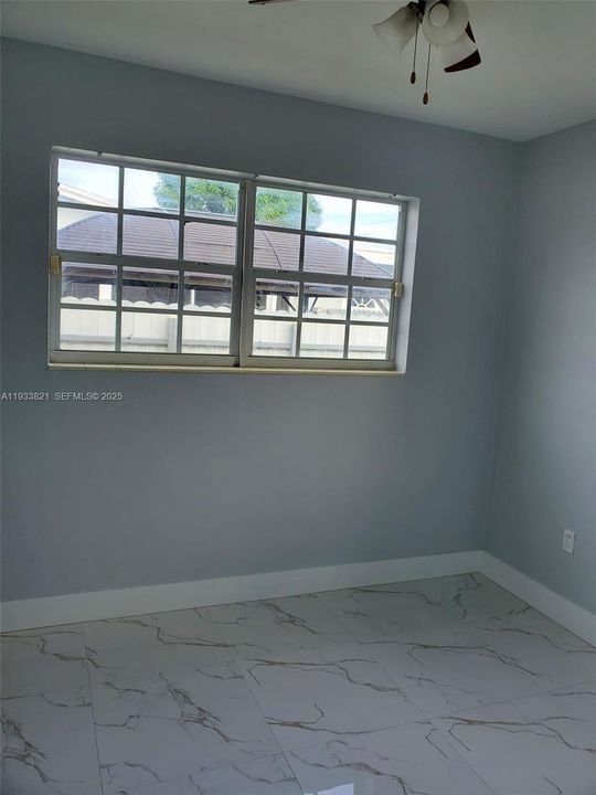 En Venta: $2,400 (2 camas, 1 baños, 1237 Pies cuadrados)