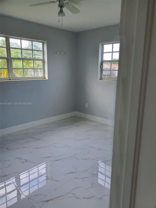 En Venta: $2,400 (2 camas, 1 baños, 1237 Pies cuadrados)