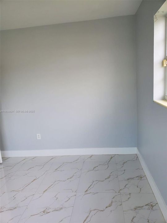 En Venta: $2,400 (2 camas, 1 baños, 1237 Pies cuadrados)